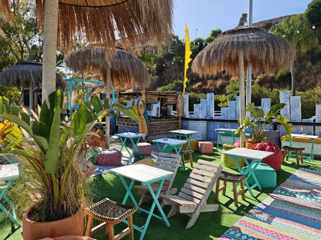 Gecko Beach Shack – Benalmádena chairs and tables