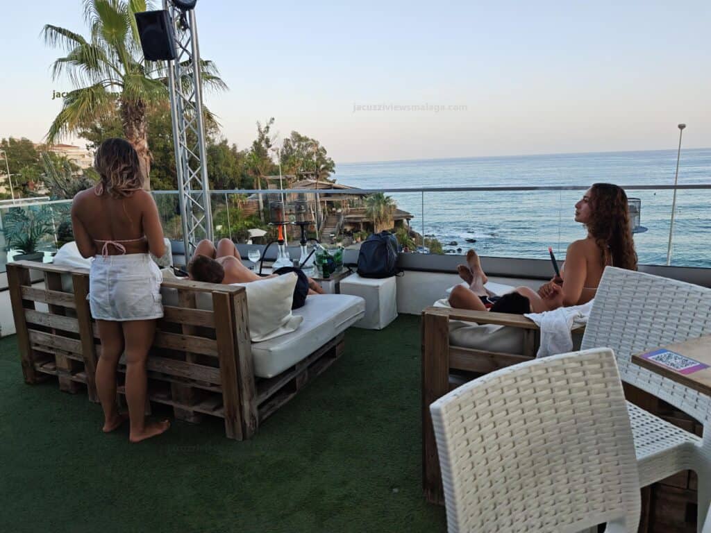 Malibu Pool Bar Niña Bonita 